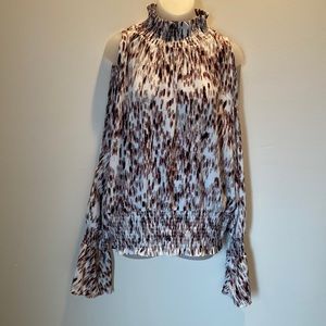 Women’s top size M used ones good condition.  #5